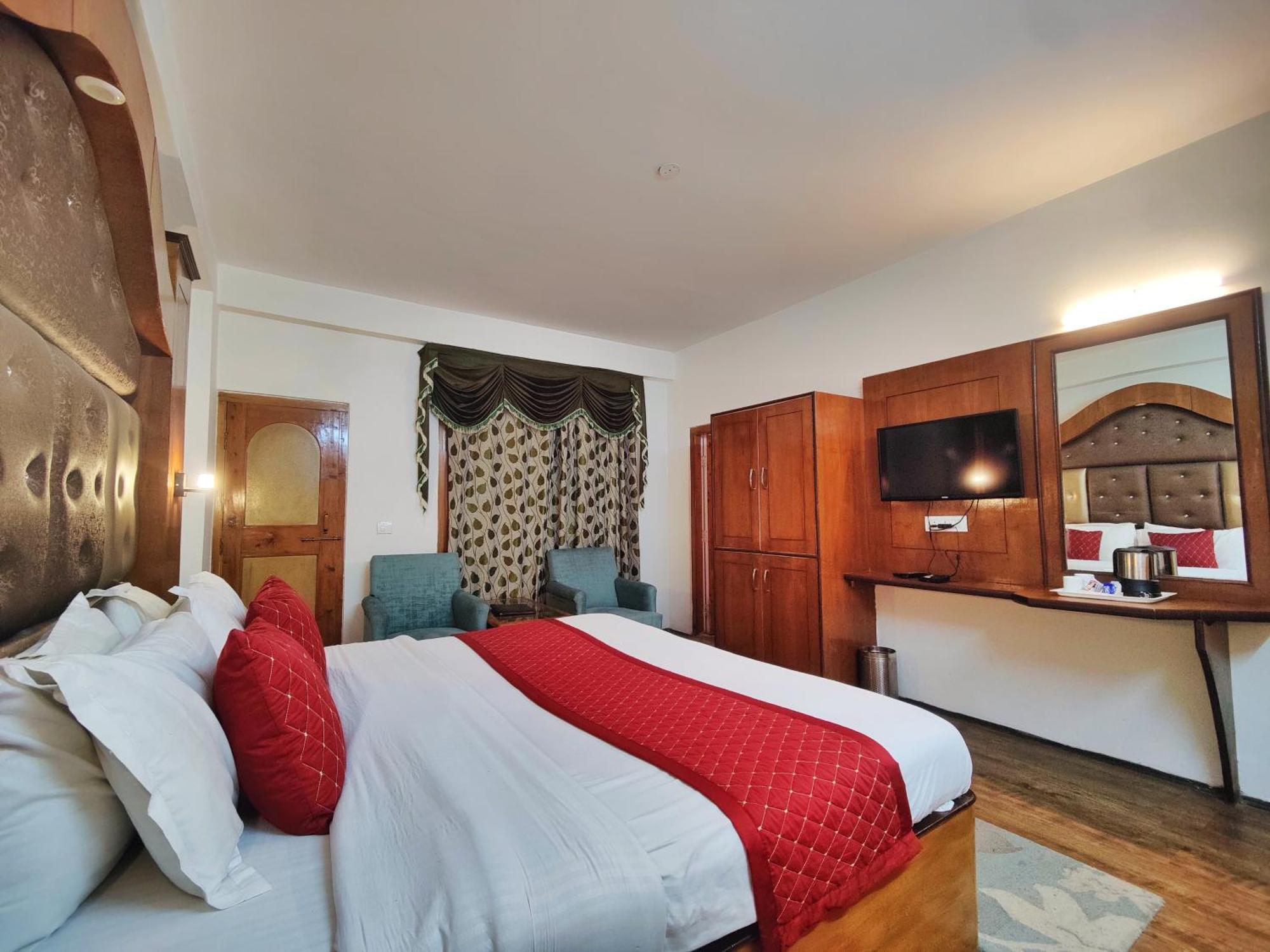 Surya International Hotel Manali Near Mall Road Eksteriør bilde