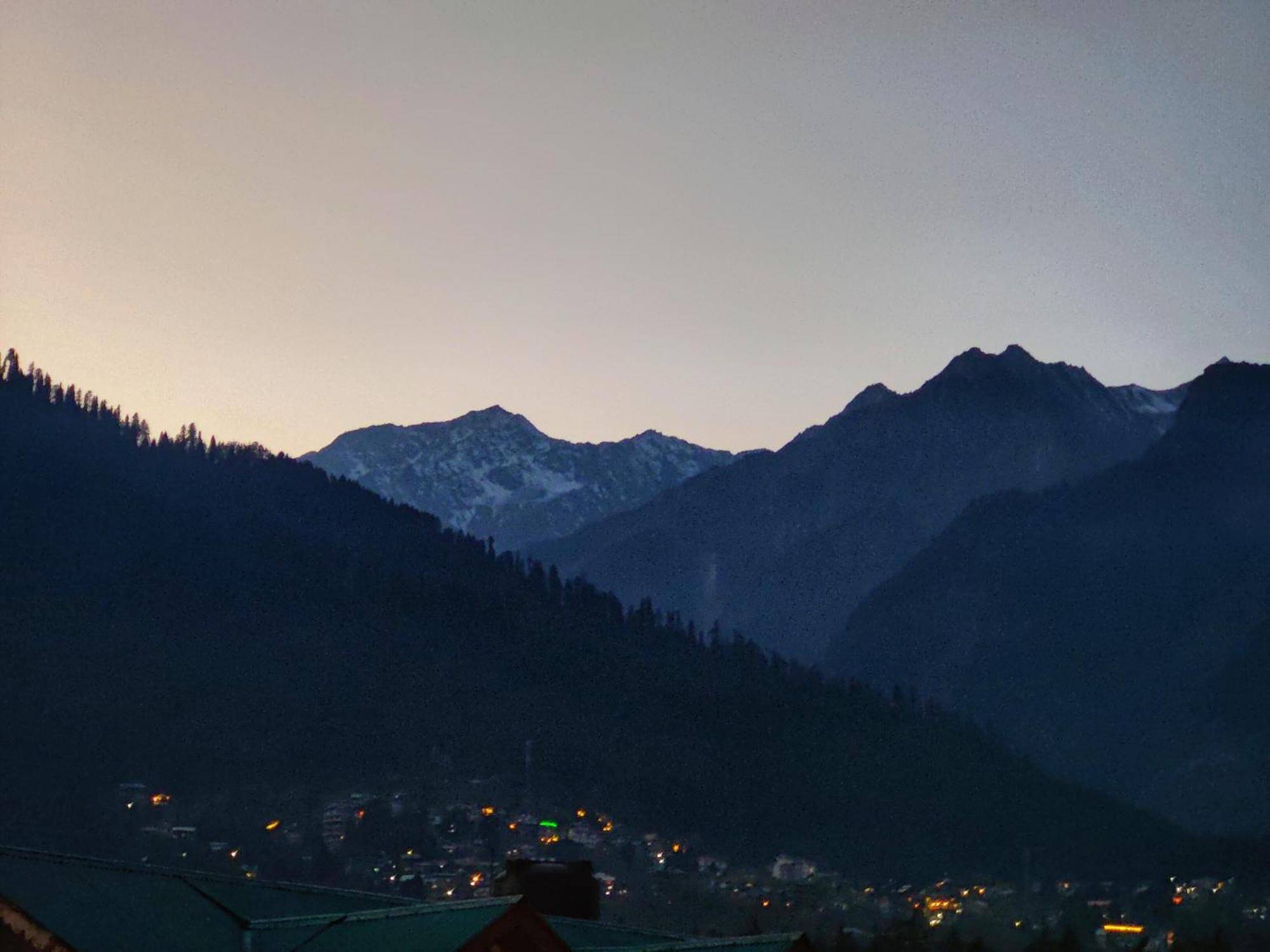 Surya International Hotel Manali Near Mall Road Eksteriør bilde
