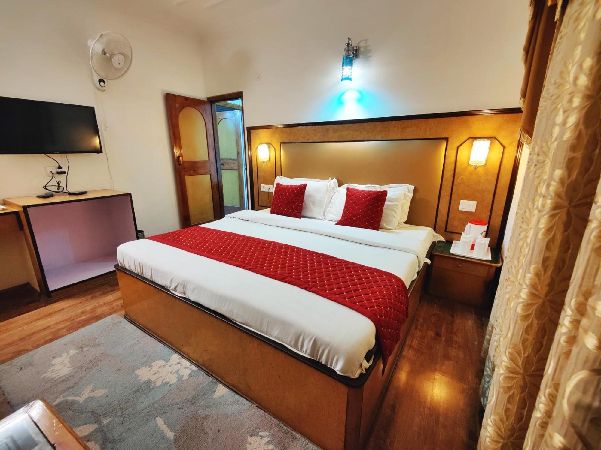 Surya International Hotel Manali Near Mall Road Eksteriør bilde