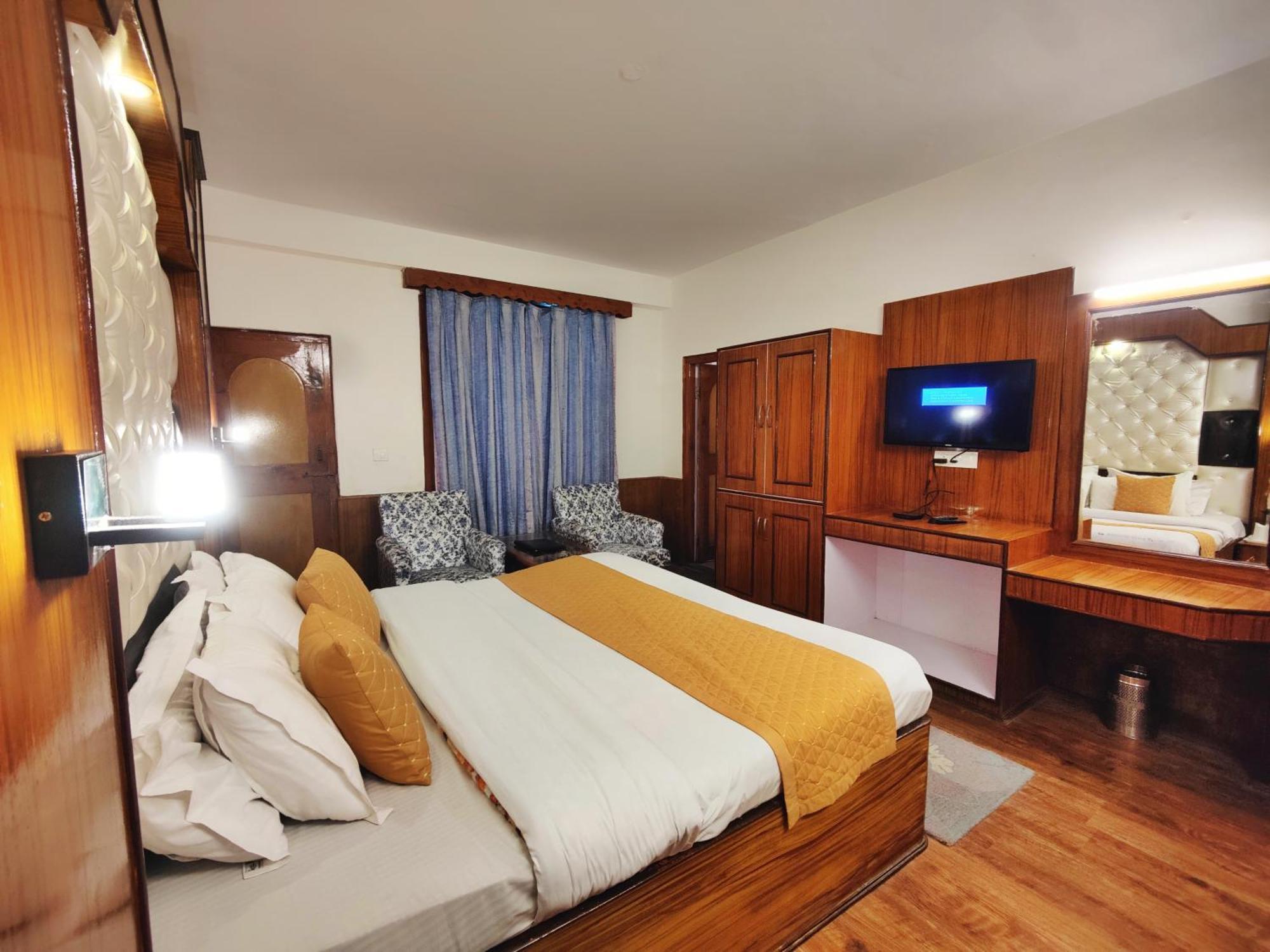 Surya International Hotel Manali Near Mall Road Eksteriør bilde