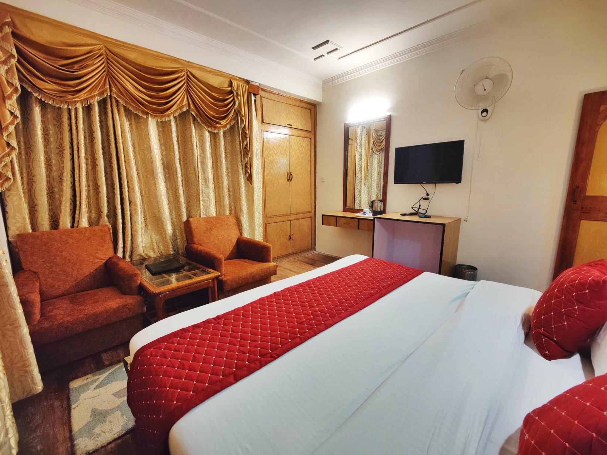 Surya International Hotel Manali Near Mall Road Eksteriør bilde