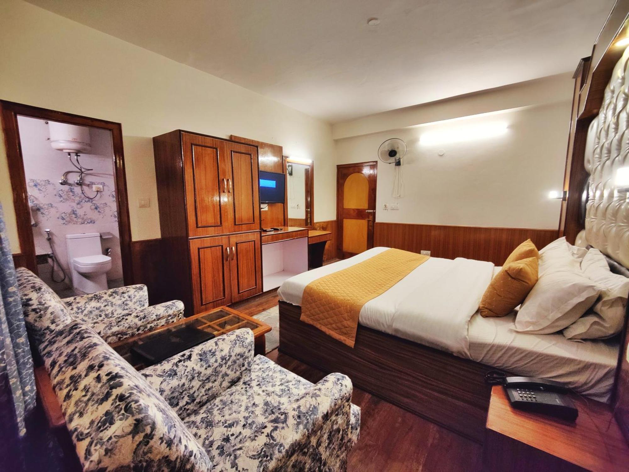 Surya International Hotel Manali Near Mall Road Eksteriør bilde