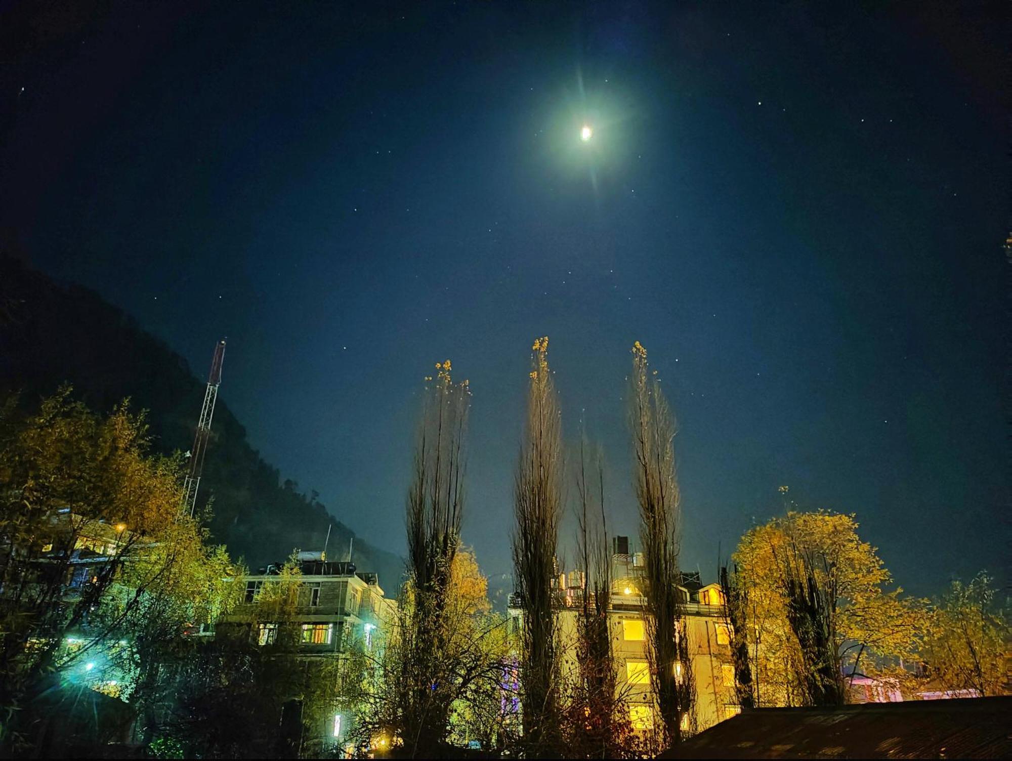 Surya International Hotel Manali Near Mall Road Eksteriør bilde