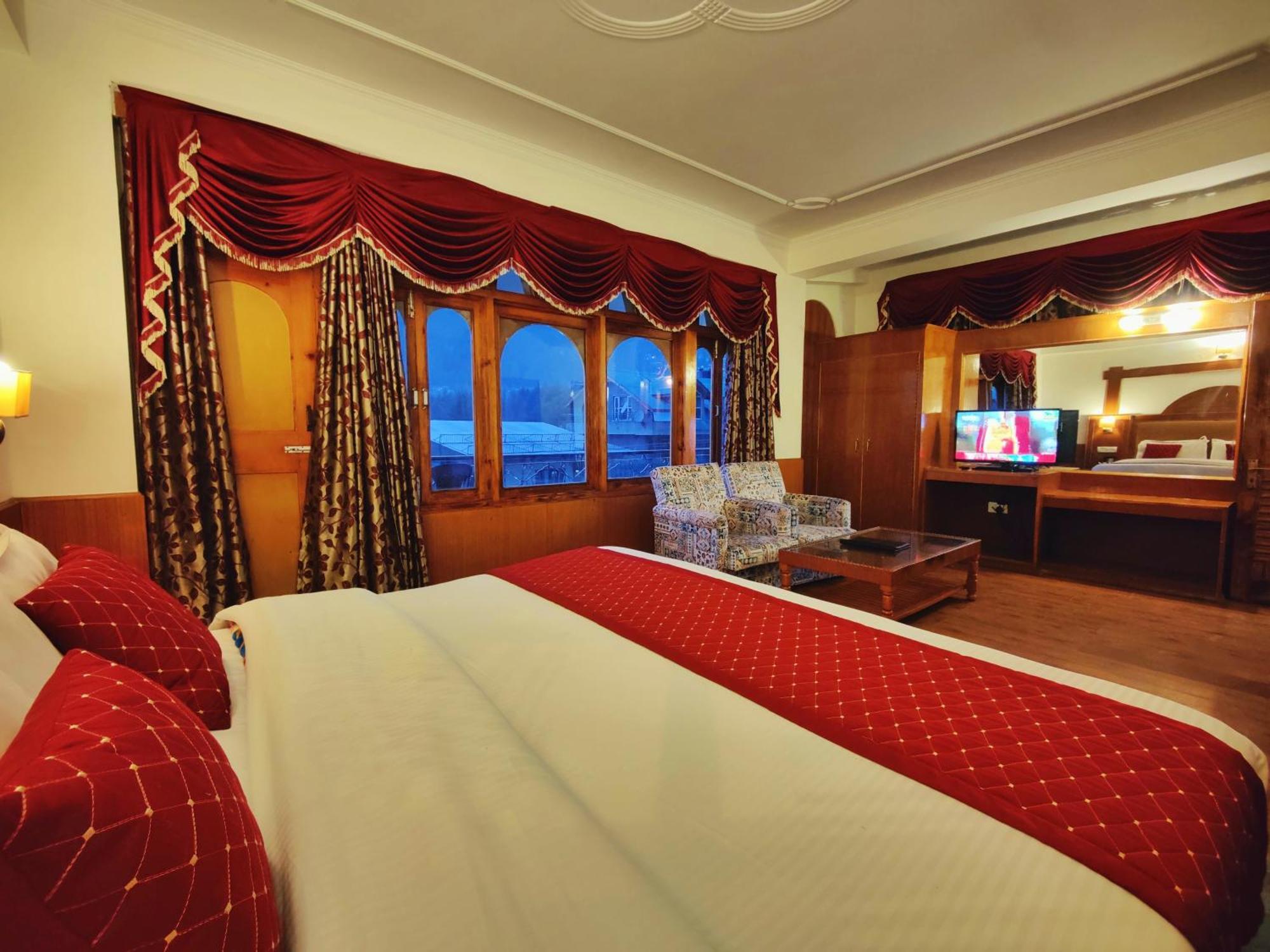 Surya International Hotel Manali Near Mall Road Eksteriør bilde