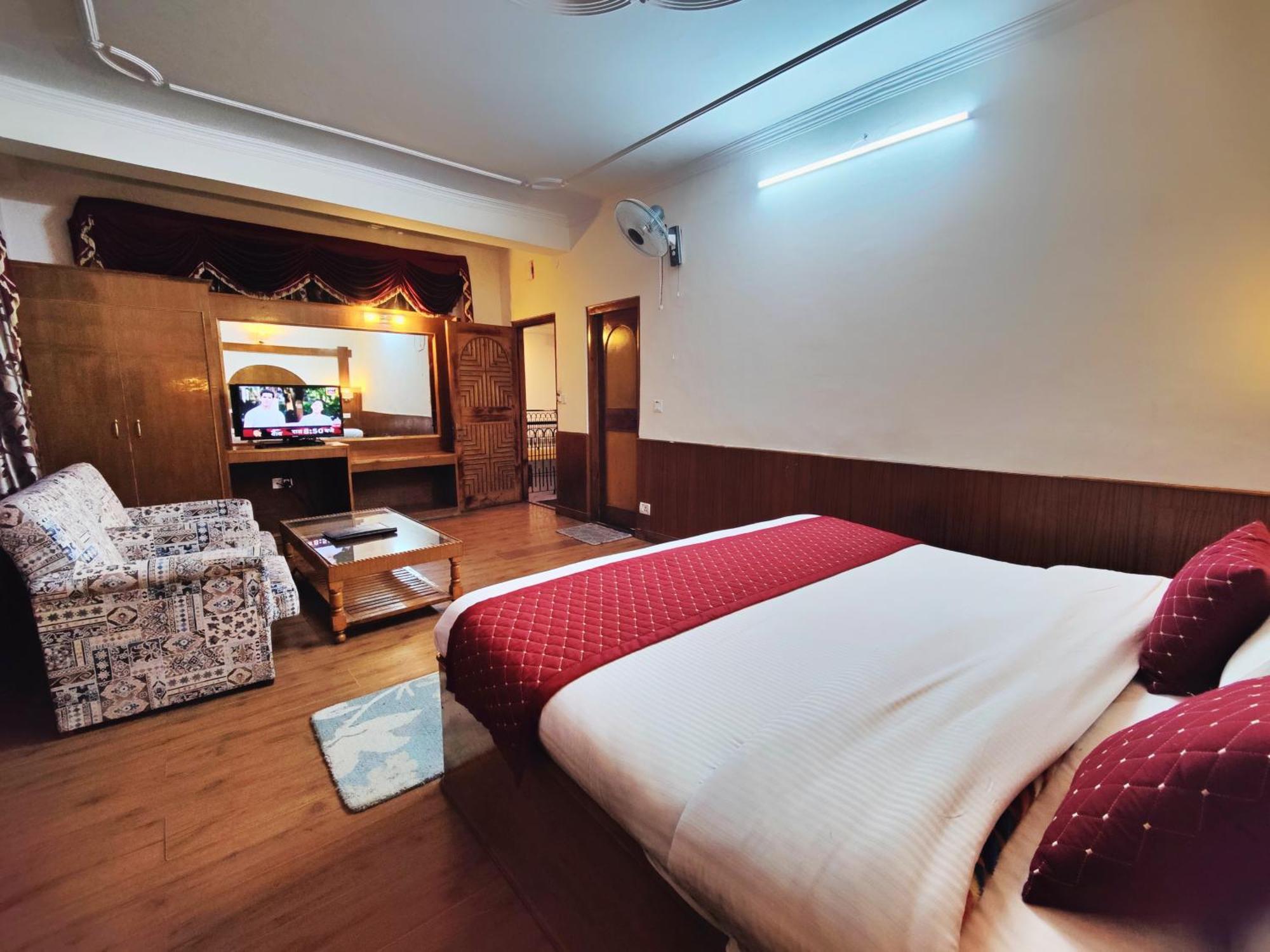 Surya International Hotel Manali Near Mall Road Eksteriør bilde