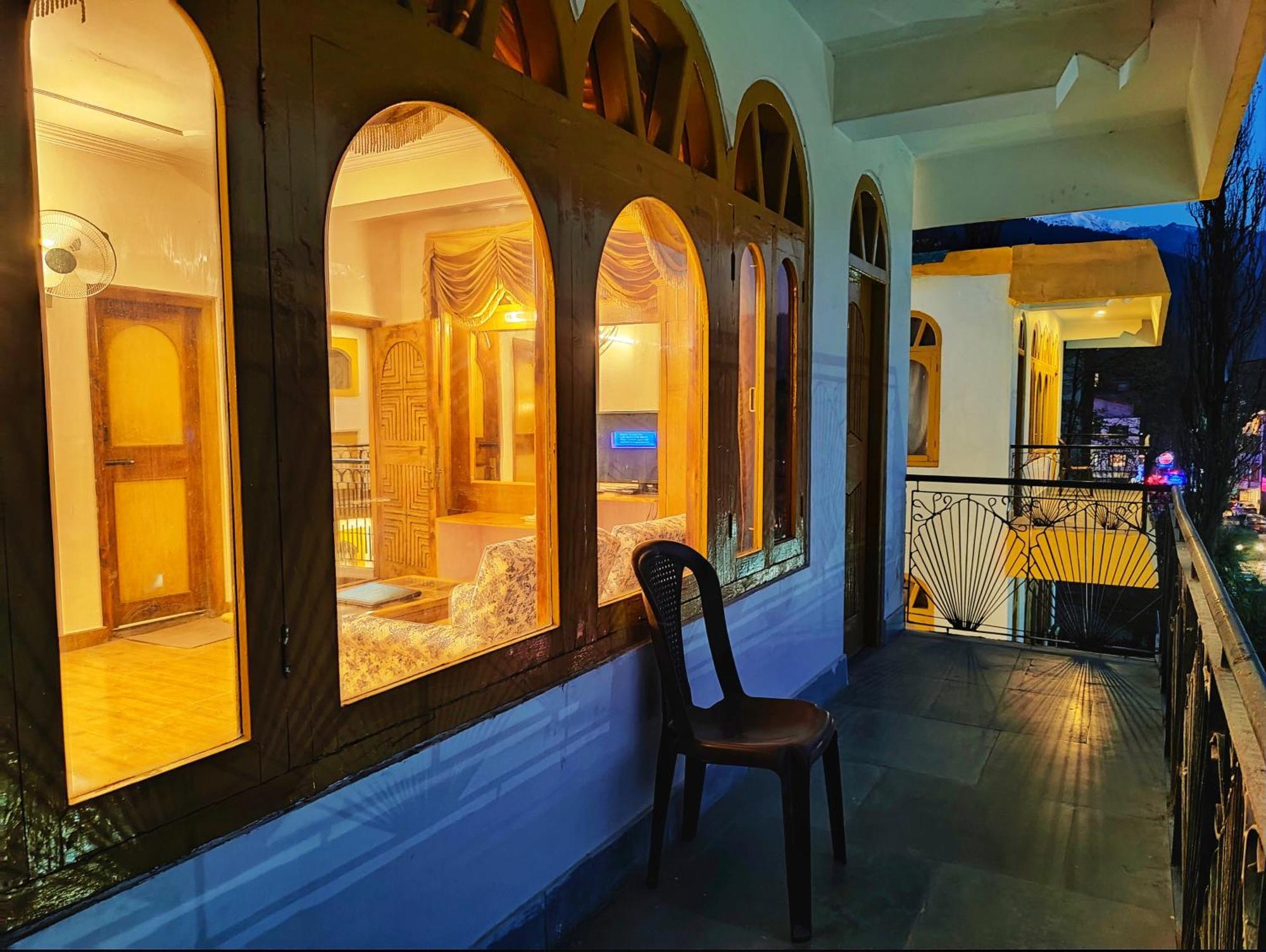 Surya International Hotel Manali Near Mall Road Eksteriør bilde