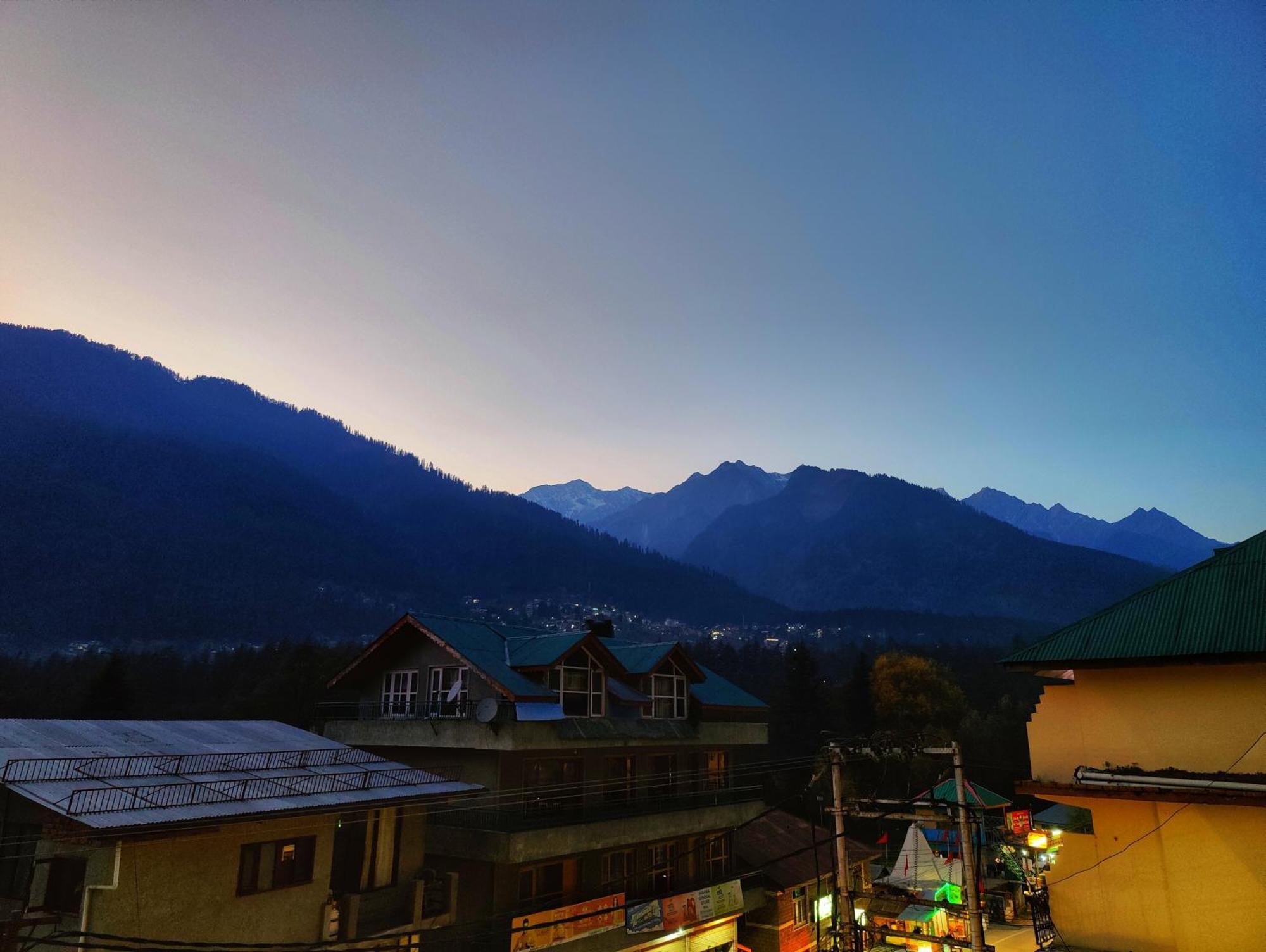 Surya International Hotel Manali Near Mall Road Eksteriør bilde