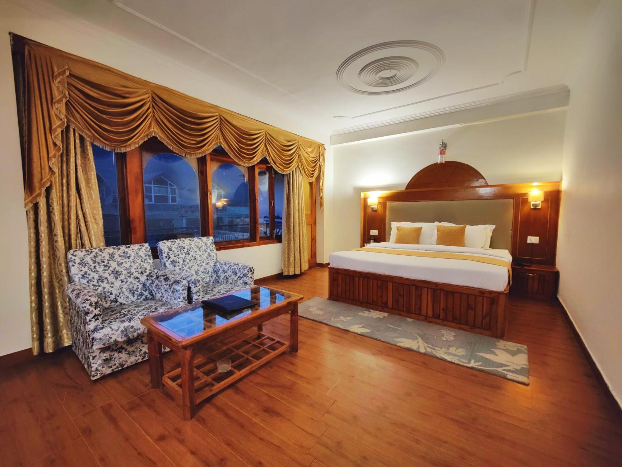 Surya International Hotel Manali Near Mall Road Eksteriør bilde