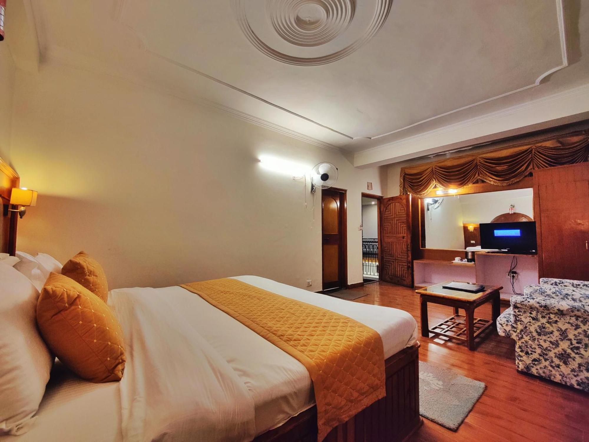 Surya International Hotel Manali Near Mall Road Eksteriør bilde