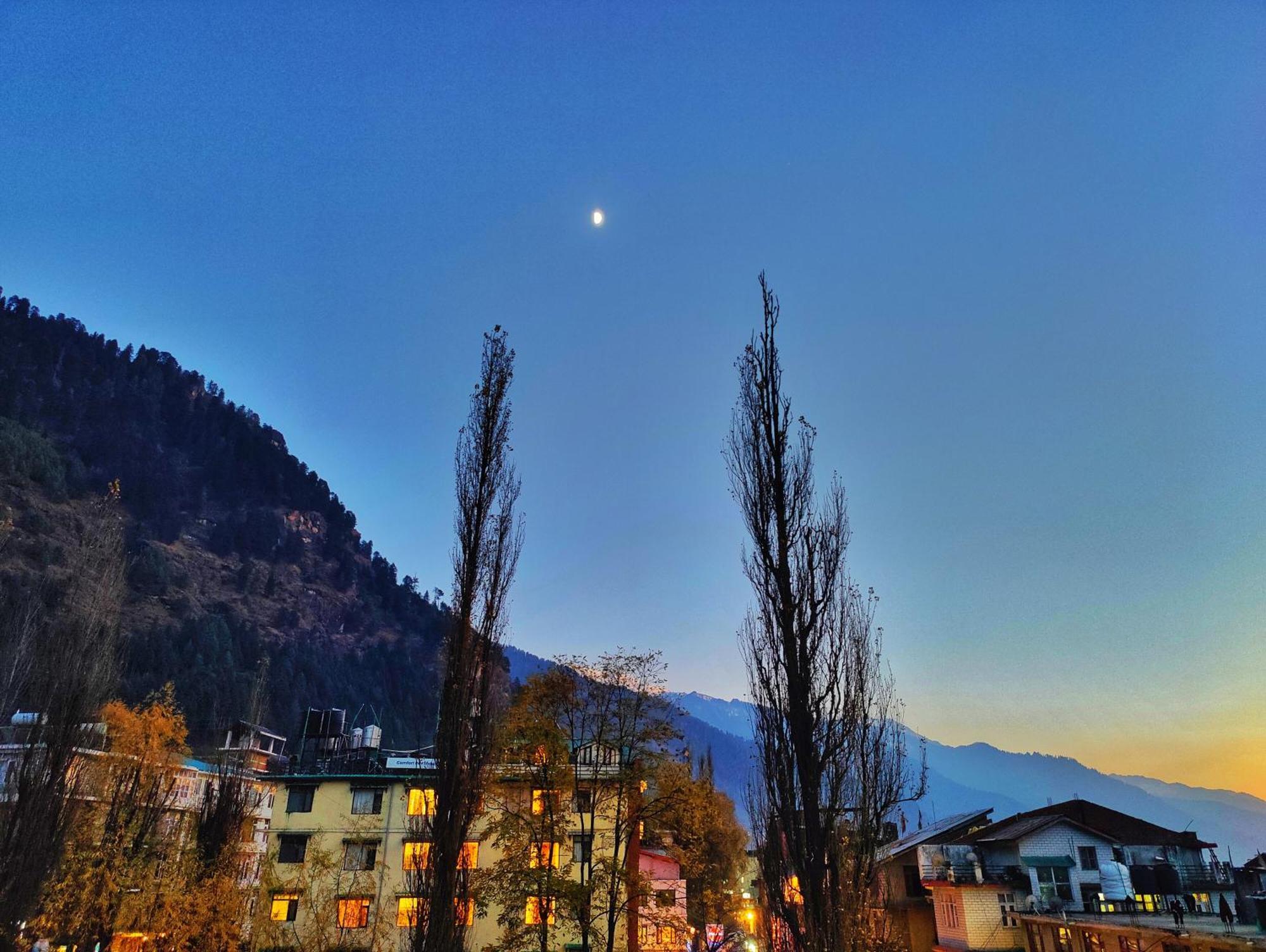 Surya International Hotel Manali Near Mall Road Eksteriør bilde