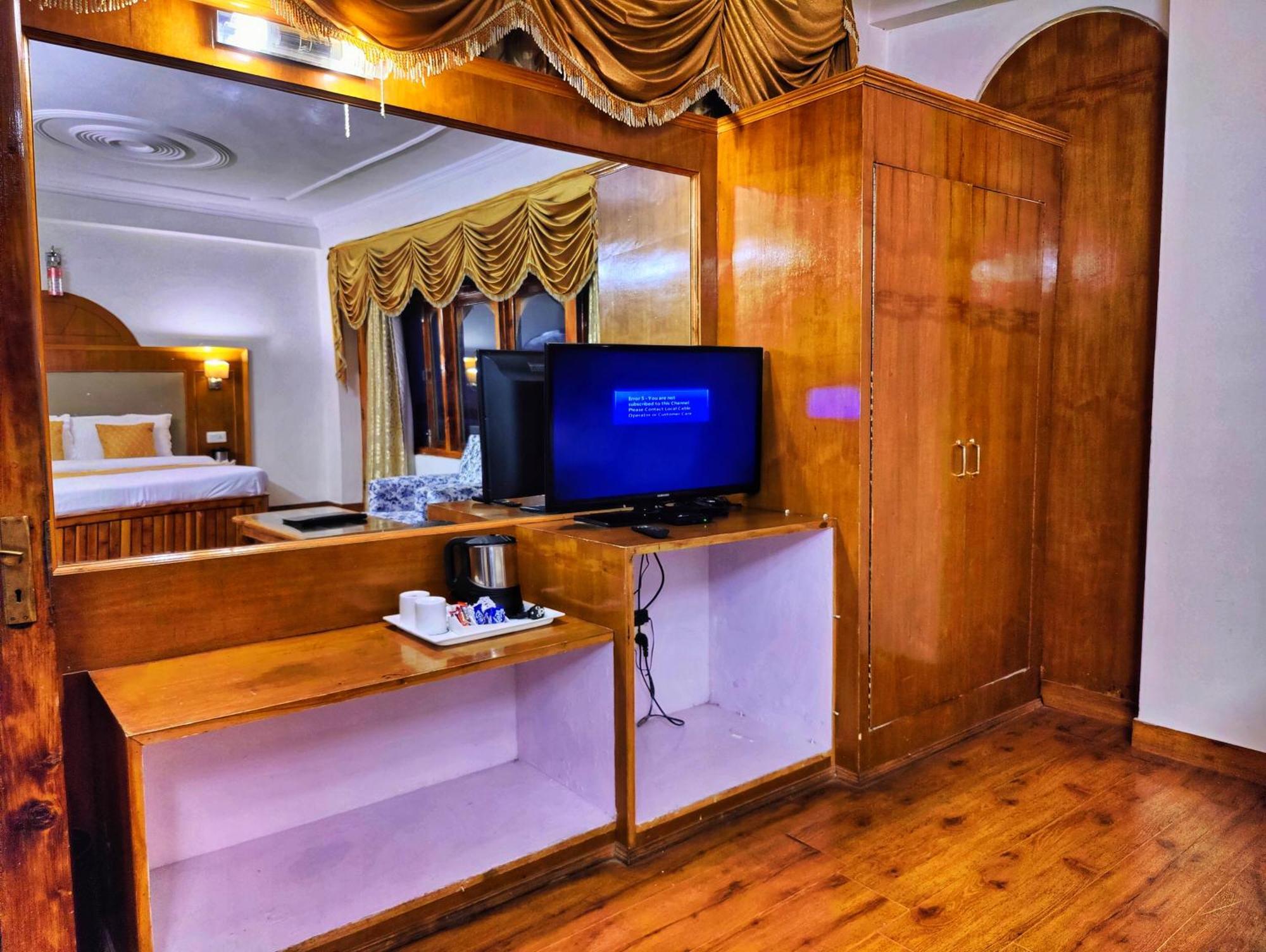 Surya International Hotel Manali Near Mall Road Eksteriør bilde