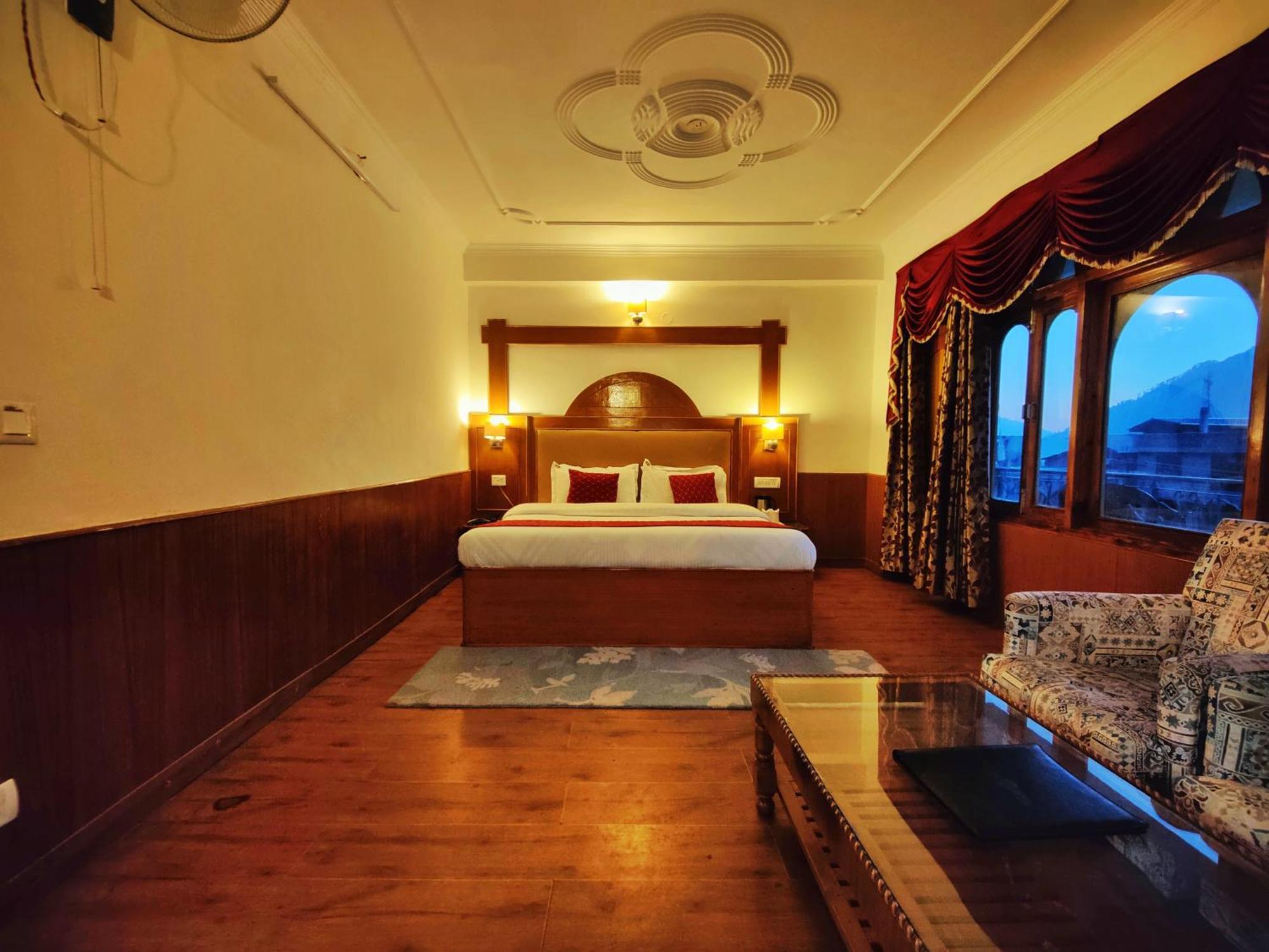 Surya International Hotel Manali Near Mall Road Eksteriør bilde