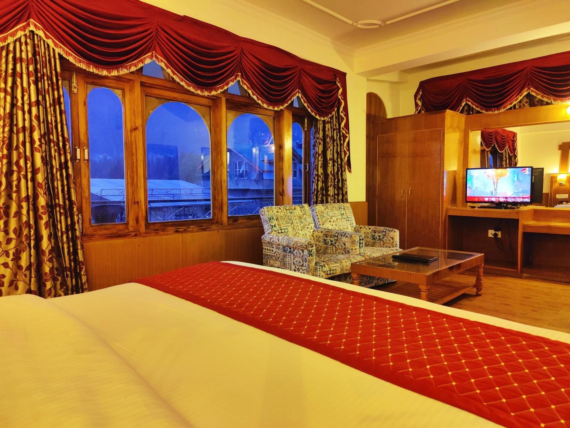 Surya International Hotel Manali Near Mall Road Eksteriør bilde