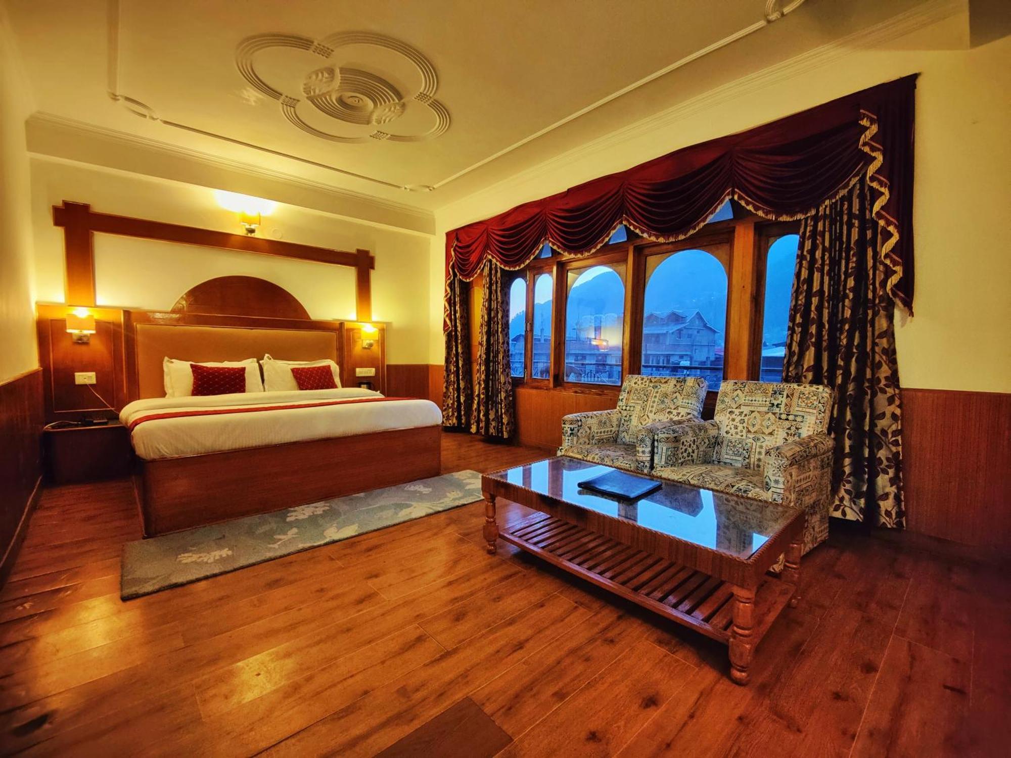 Surya International Hotel Manali Near Mall Road Eksteriør bilde