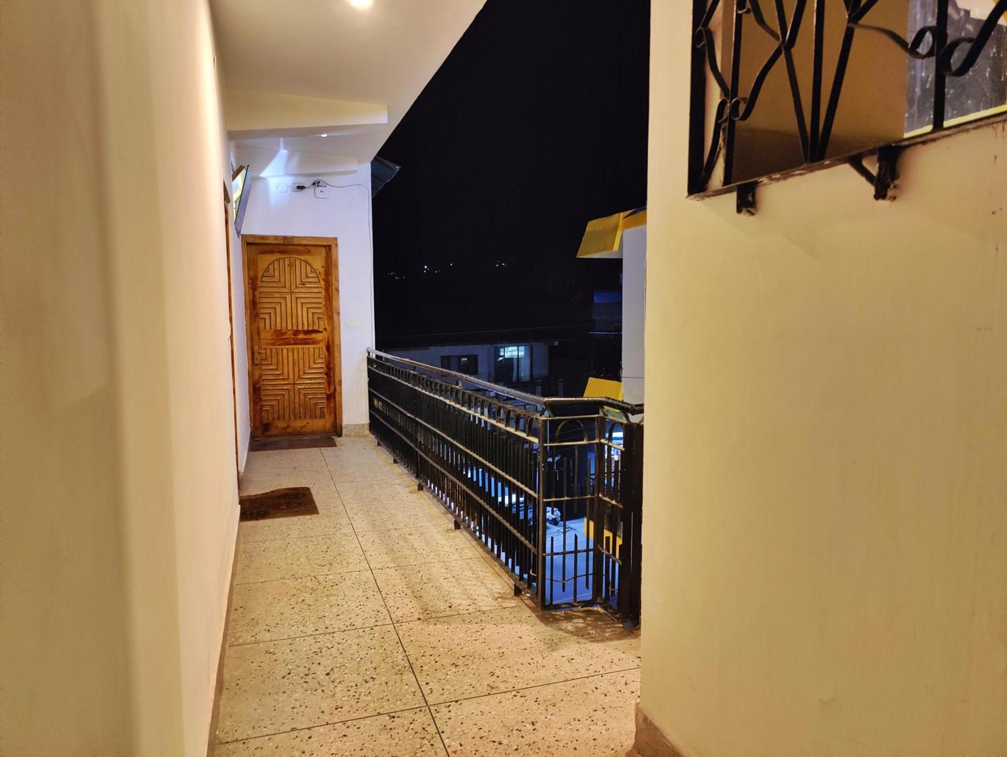 Surya International Hotel Manali Near Mall Road Eksteriør bilde