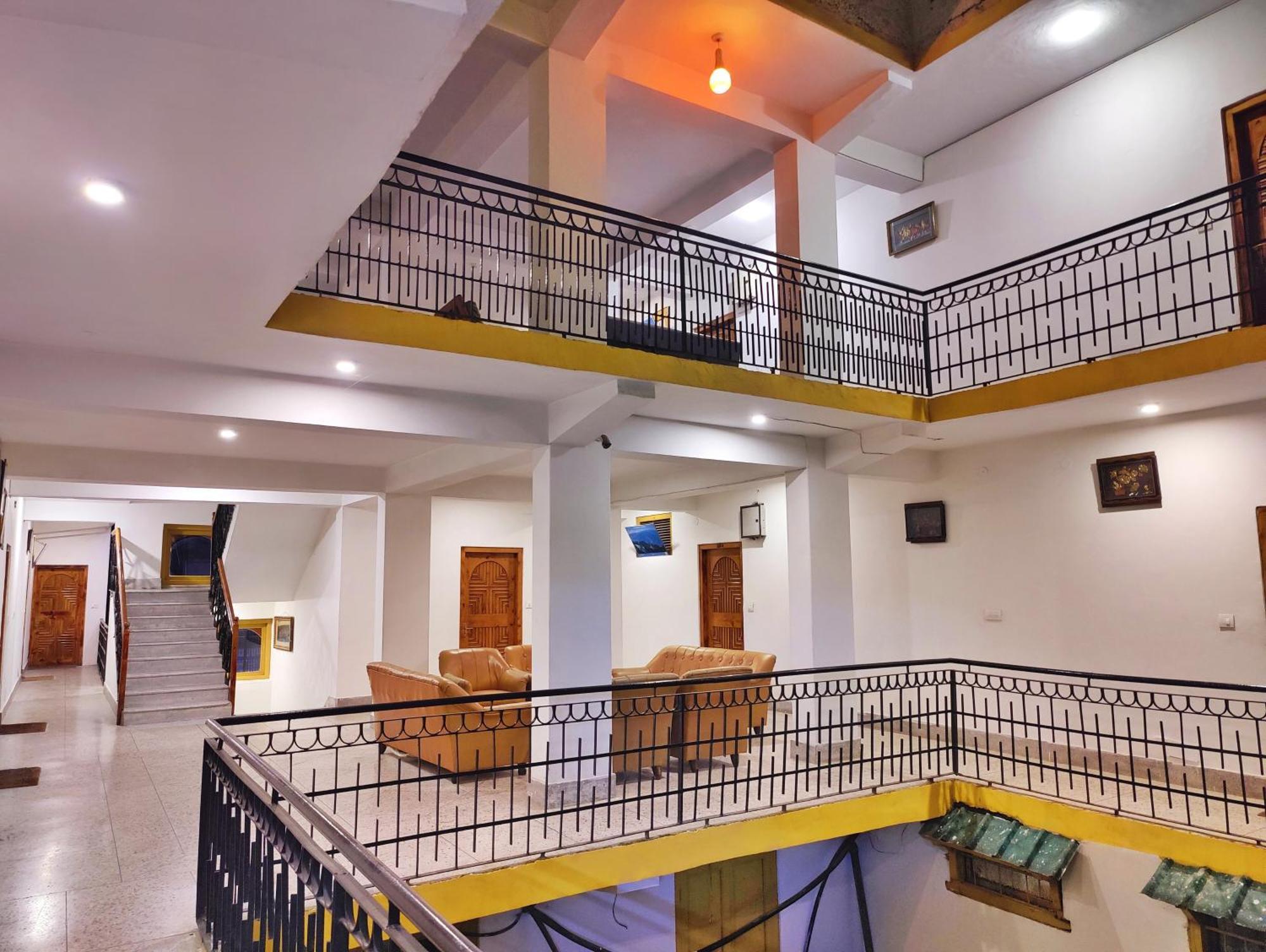 Surya International Hotel Manali Near Mall Road Eksteriør bilde