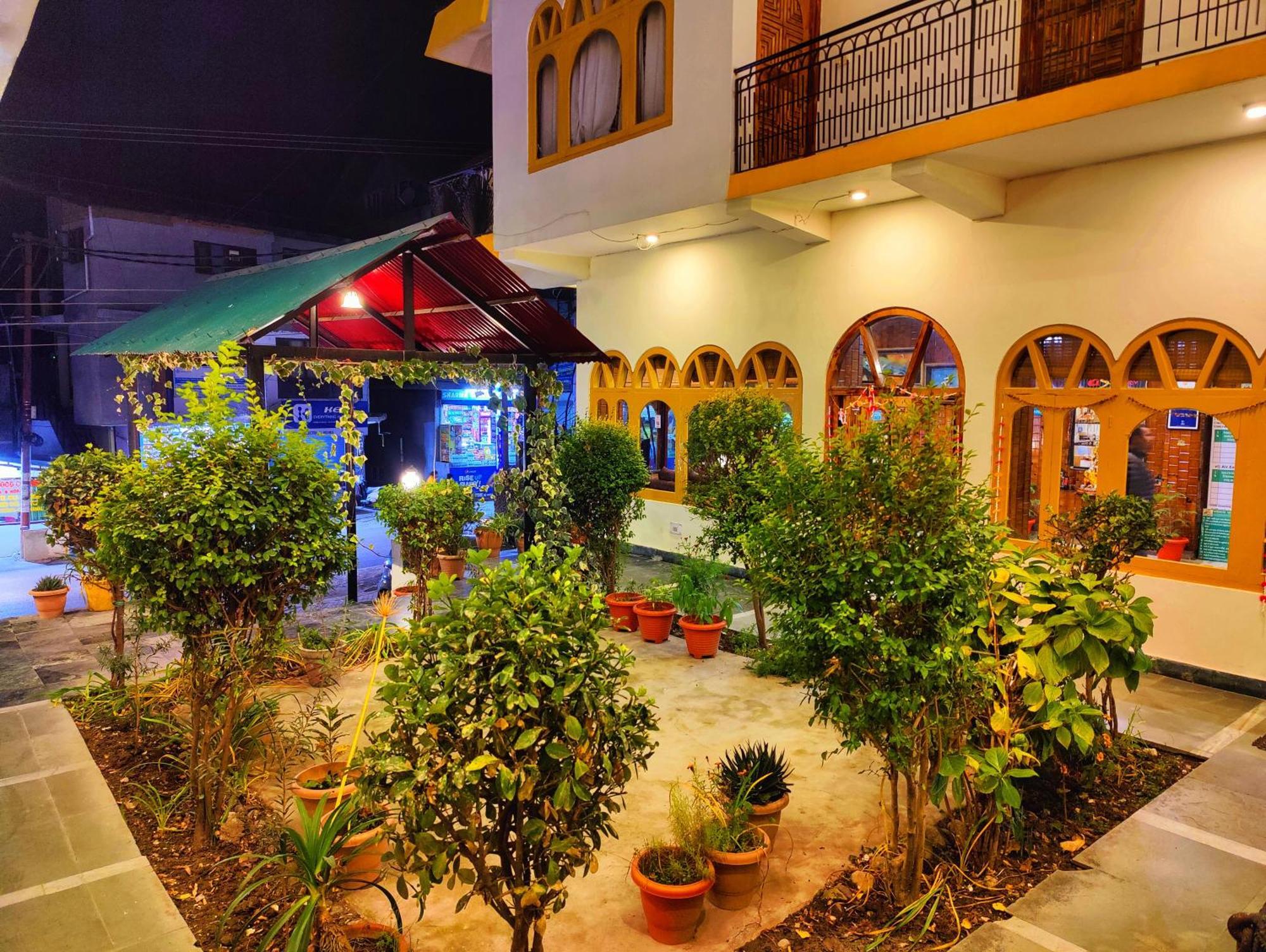 Surya International Hotel Manali Near Mall Road Eksteriør bilde
